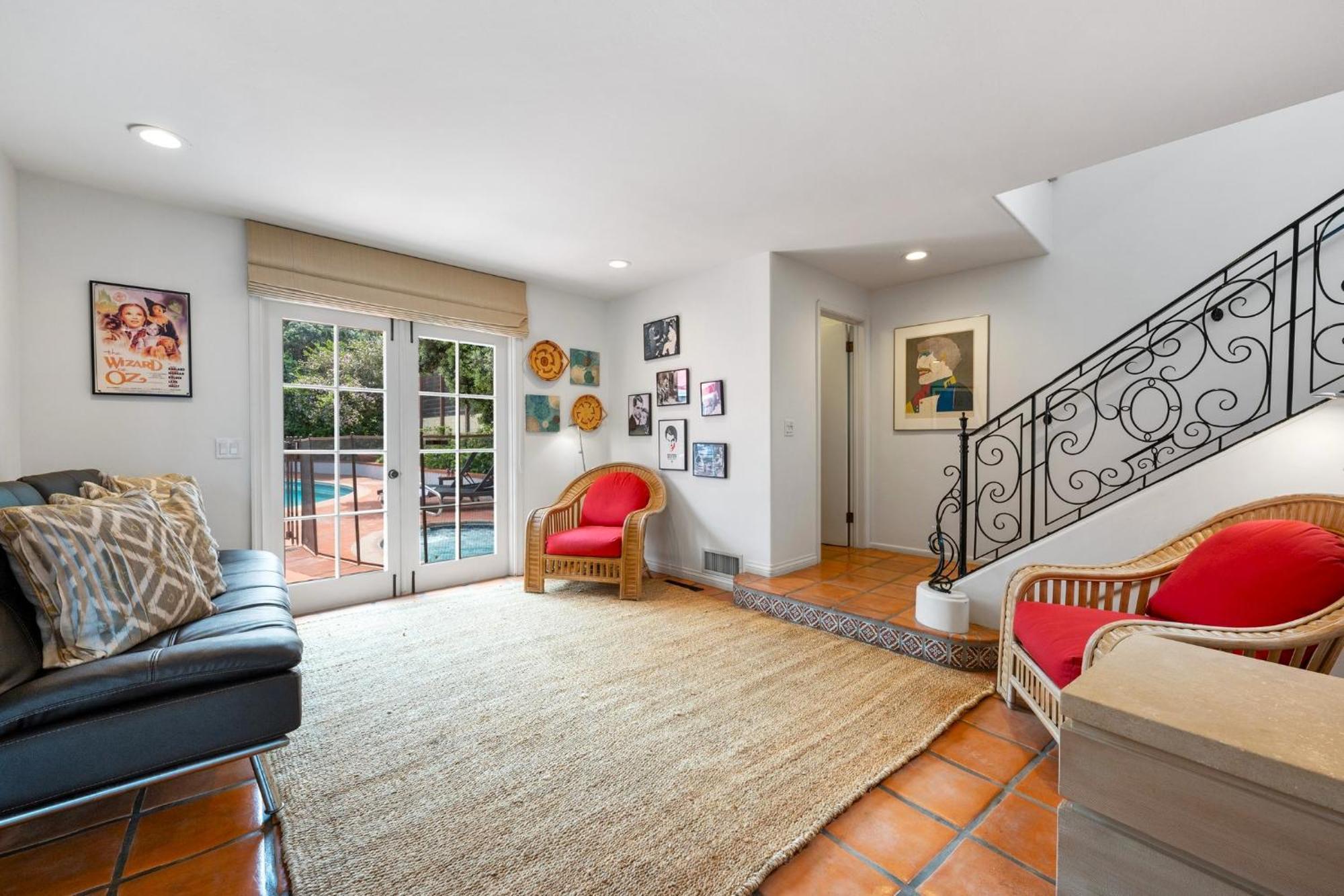 B5250 Playa Vista Beachfront *