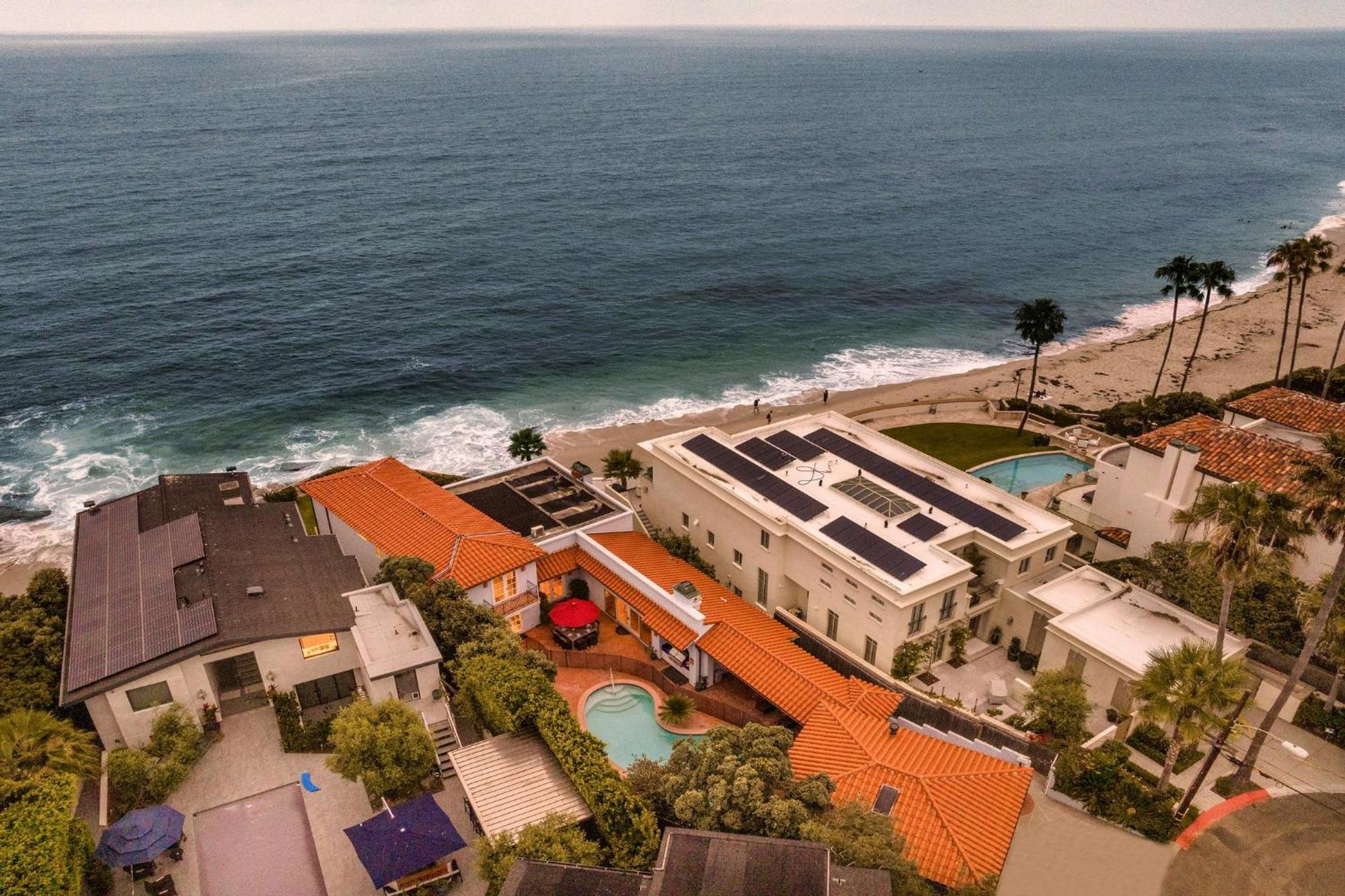 B5250 Playa Vista Beachfront