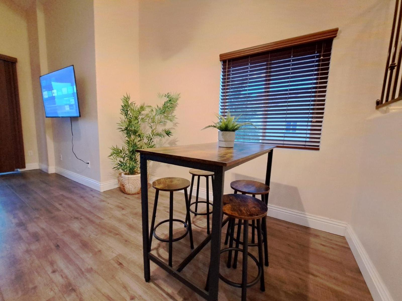 Apartment Venetian Vacation La Jolla 2 Bedrooms And 2 Bathrooms Luxury Furnished Near Beach And Utc Mall *