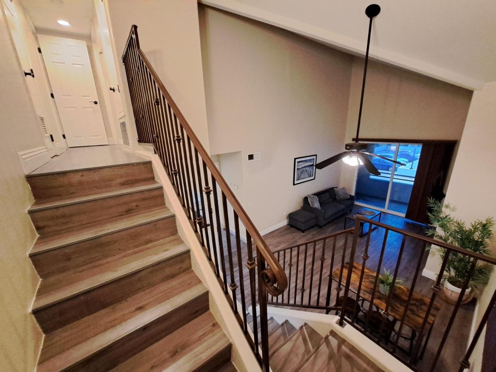 Apartment Venetian Vacation La Jolla 2 Bedrooms And 2 Bathrooms Luxury Furnished Near Beach And Utc Mall