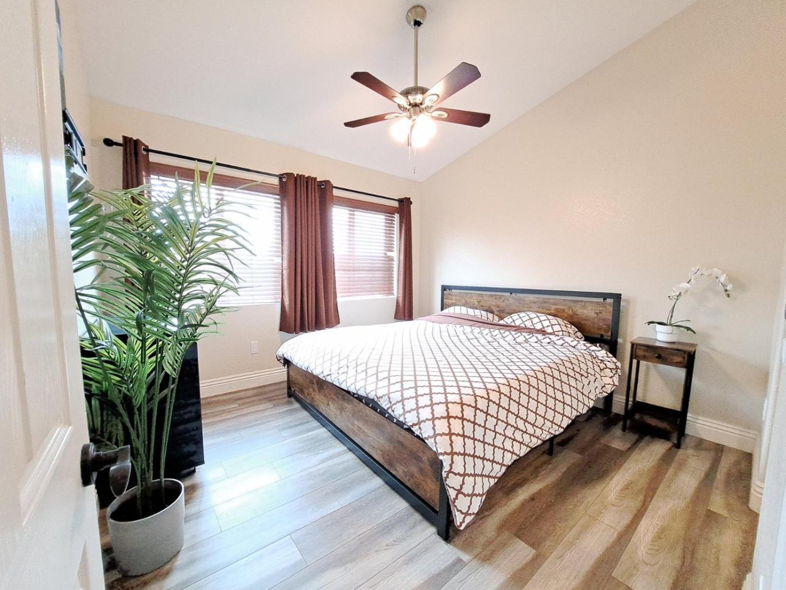 Venetian Vacation La Jolla 2 Bedrooms And 2 Bathrooms Luxury Furnished Near Beach And Utc Mall Apartment
