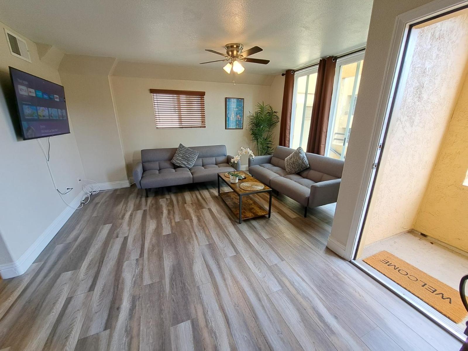 Apartment Venetian Vacation La Jolla 2 Bedrooms And 2 Bathrooms Luxury Furnished Near Beach And Utc Mall San Diego