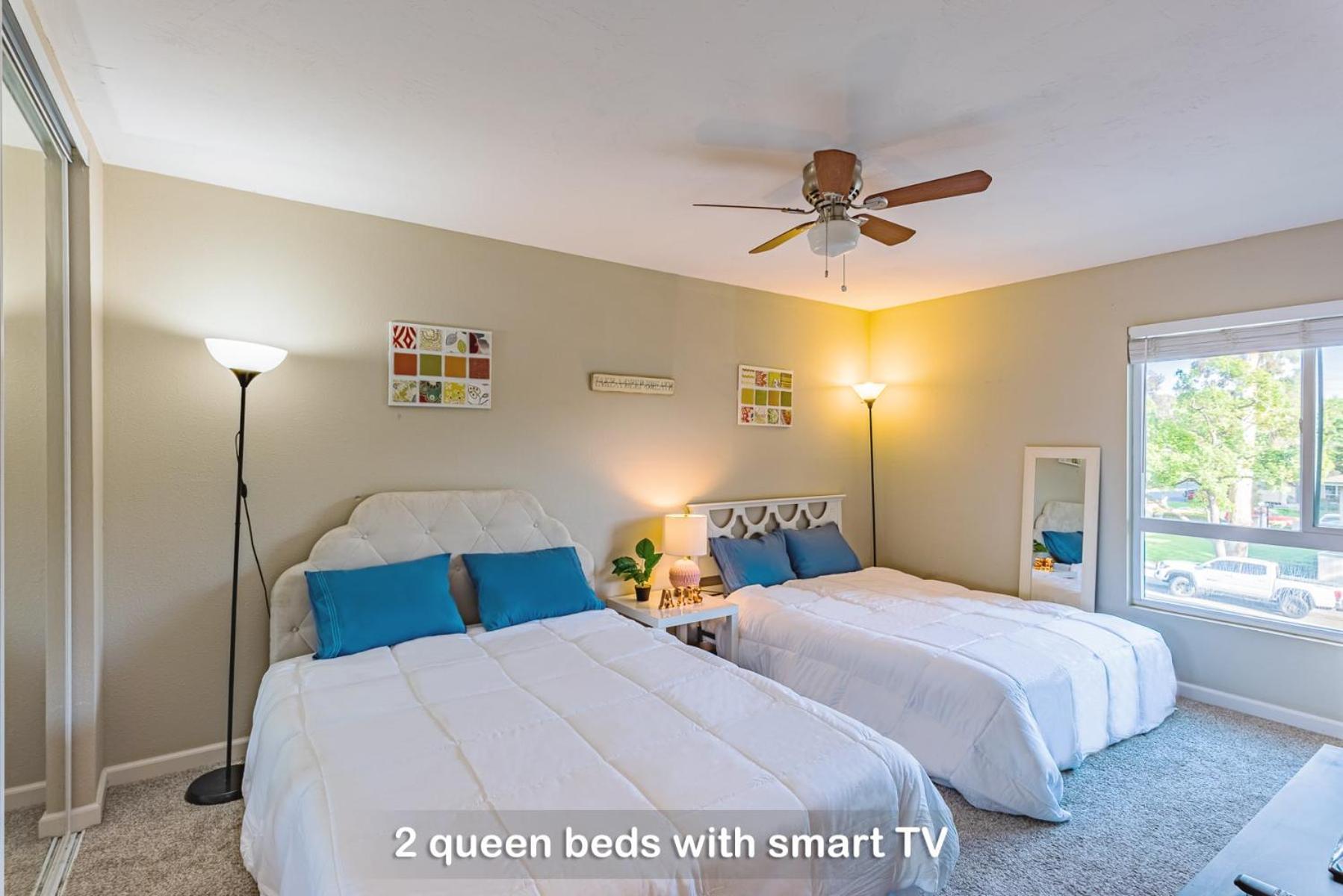 Entire Modern 2-bedroom With 3 Queen Bed, Free Parking, Pool Apartment *