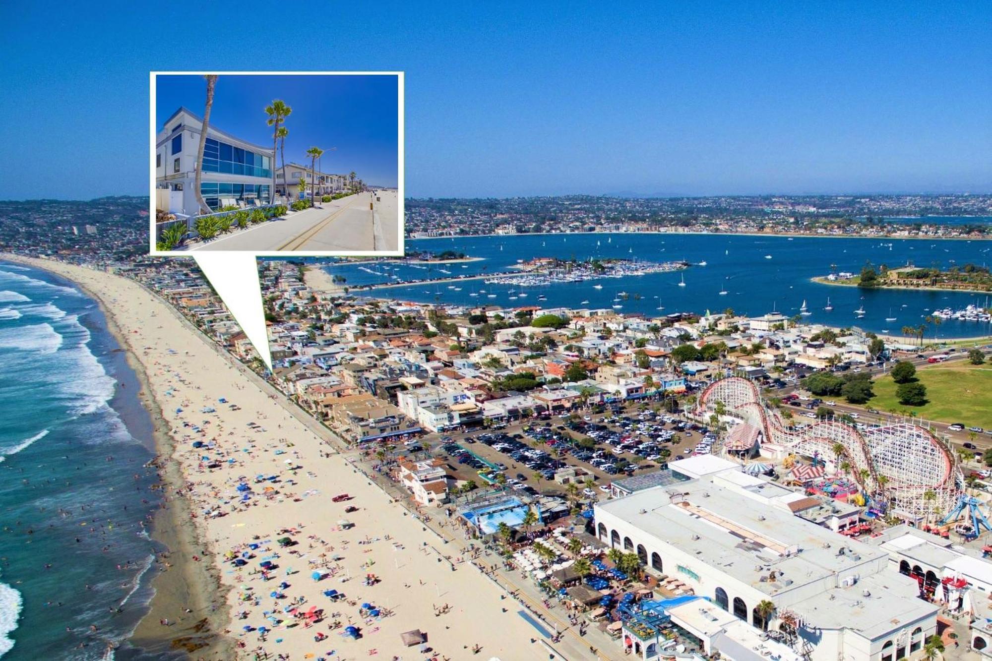 B5315 Liquid Blue I Apartment San Diego