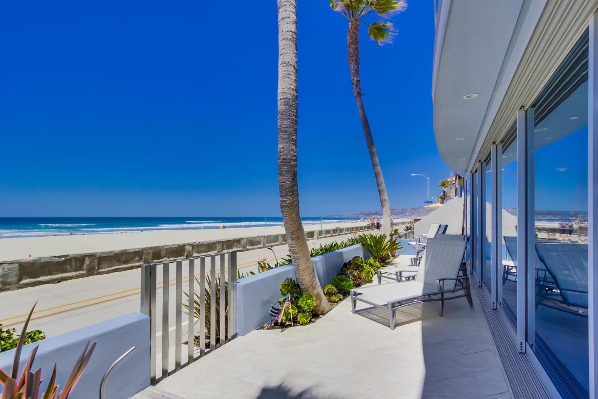 Apartment B5315 Liquid Blue I San Diego