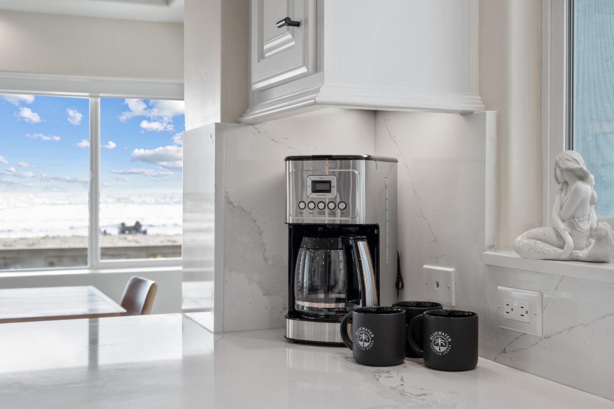 B5129 Bluewater Oceanfront 1 North Apartment San Diego