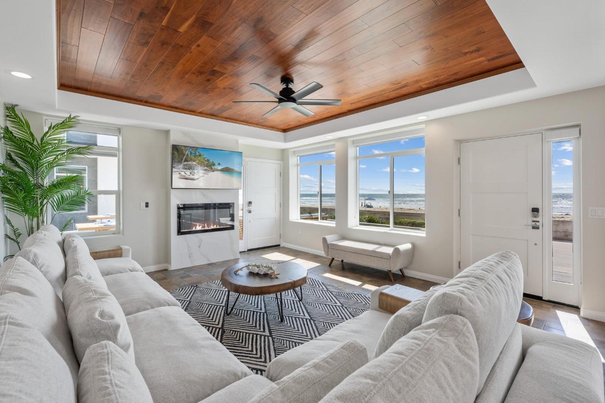 B5129 Bluewater Oceanfront 1 North