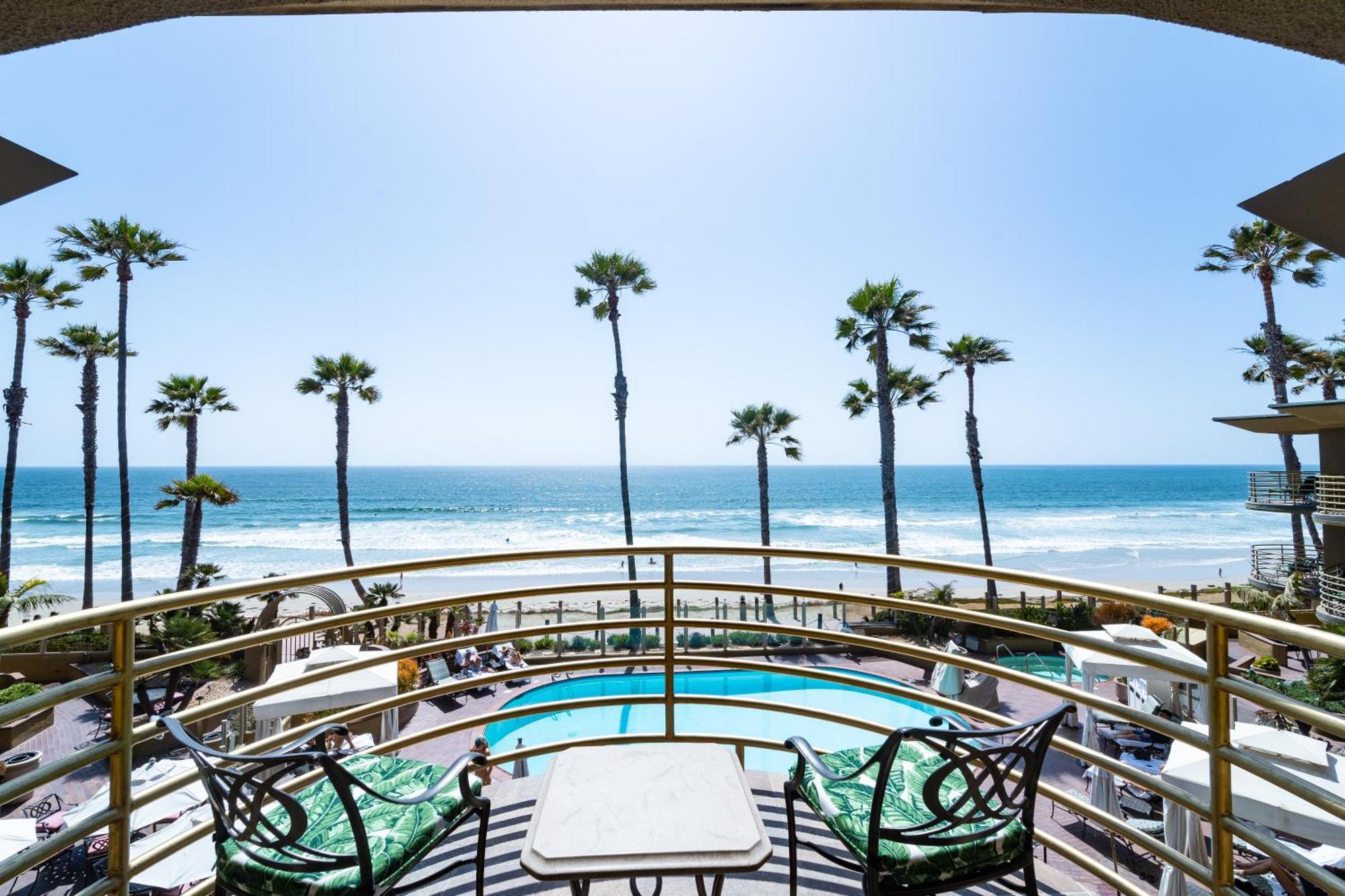 Pacific Terrace Hotel 4*