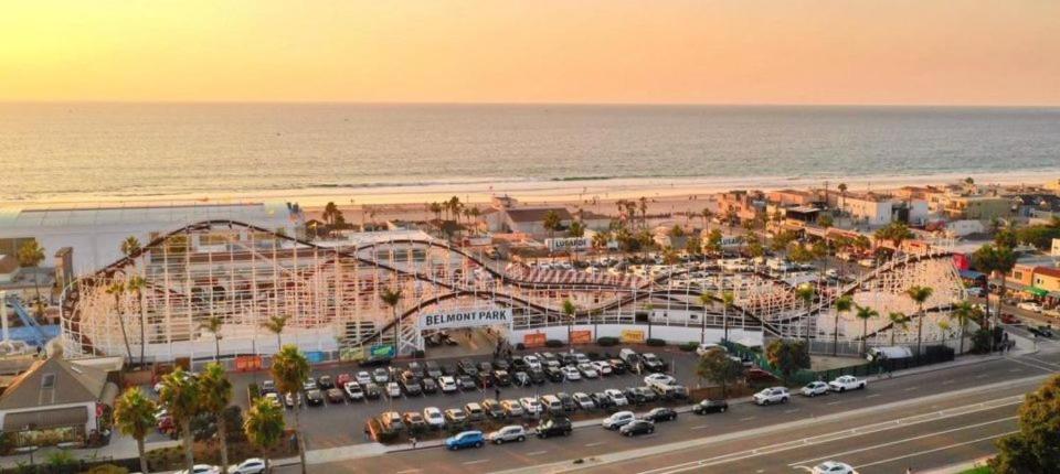 *golden Getaway* 5 Beds / 8 Minutes To Downtown *