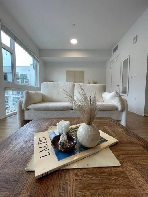 Stylish Downtown Studio * San Diego