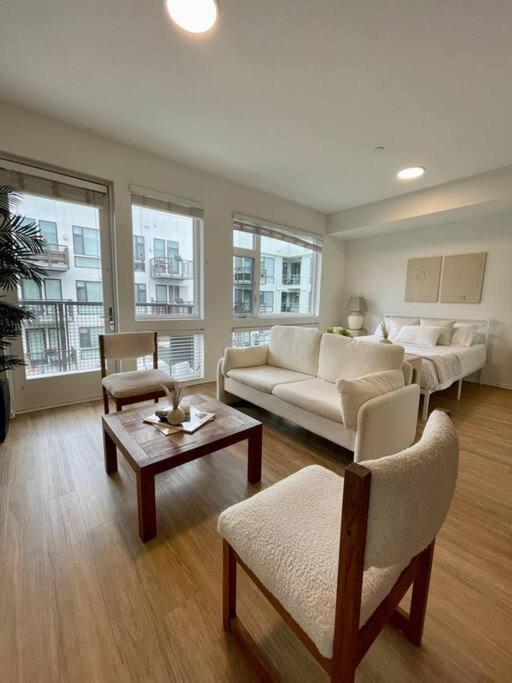Apartment Stylish Downtown Studio
