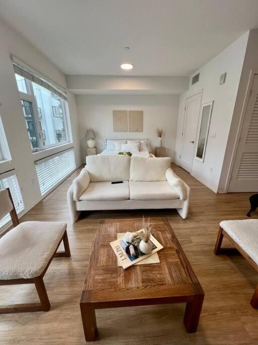 Stylish Downtown Studio San Diego