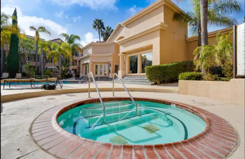 Apartment Venetian Vacation La Jolla 2 Bedrooms And 2 Bathrooms Luxury Furnished Near Beach And Utc Mall *