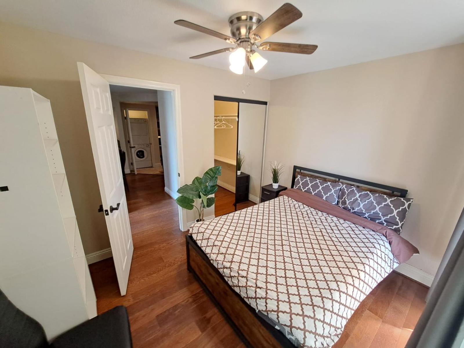 Apartment Venetian Vacation La Jolla 2 Bedrooms And 2 Bathrooms Luxury Furnished Near Beach And Utc Mall San Diego