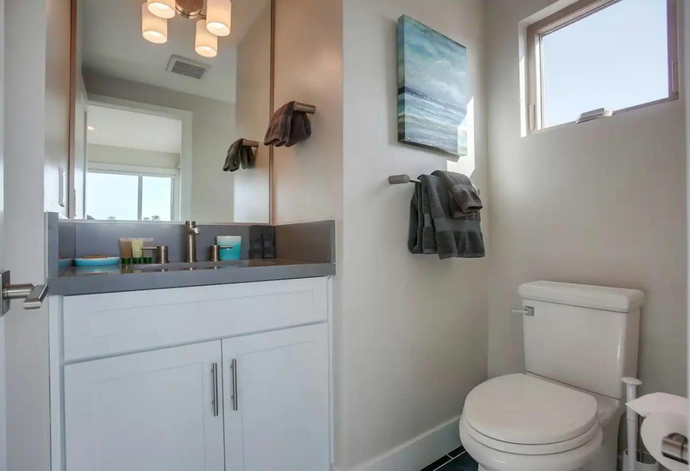 Ocean-view Blocks To With Private Hot Tub & Rooftop Deck