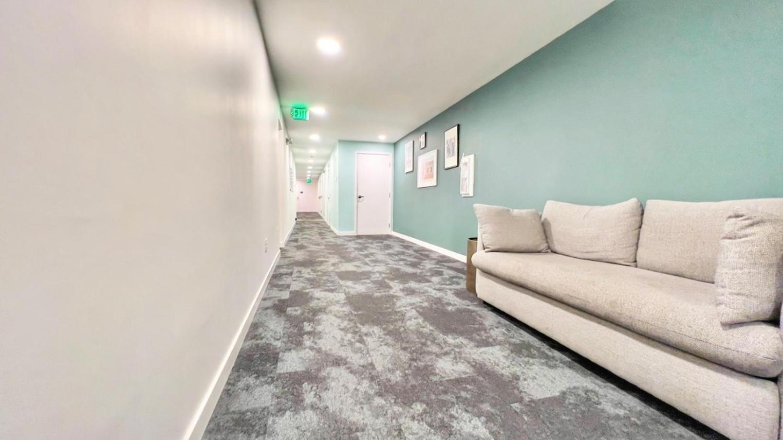Grand Downtown Apartment *