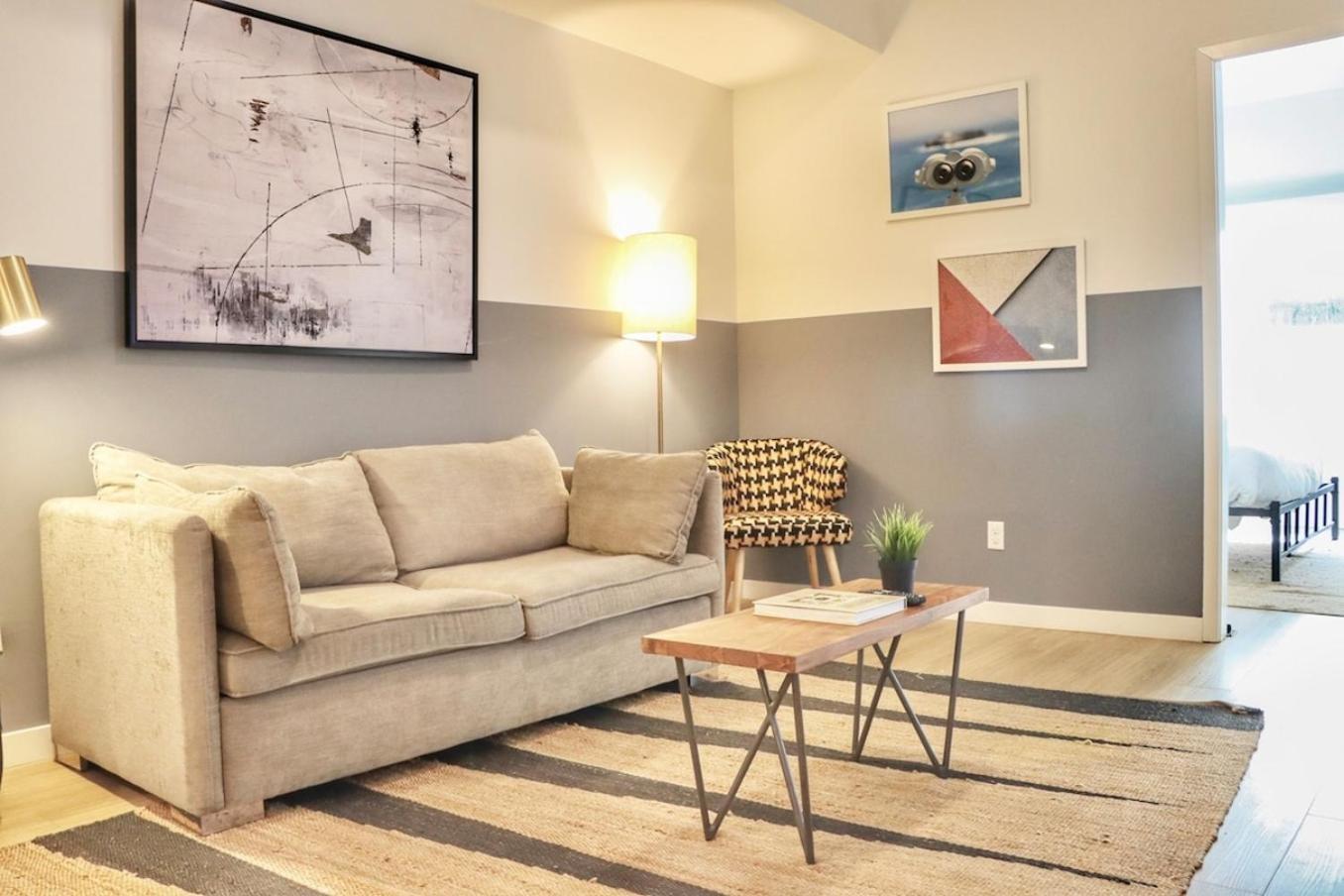 Apartment Boutique In Downtown *