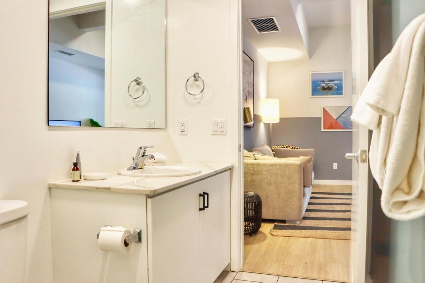 Boutique In Downtown Apartment *