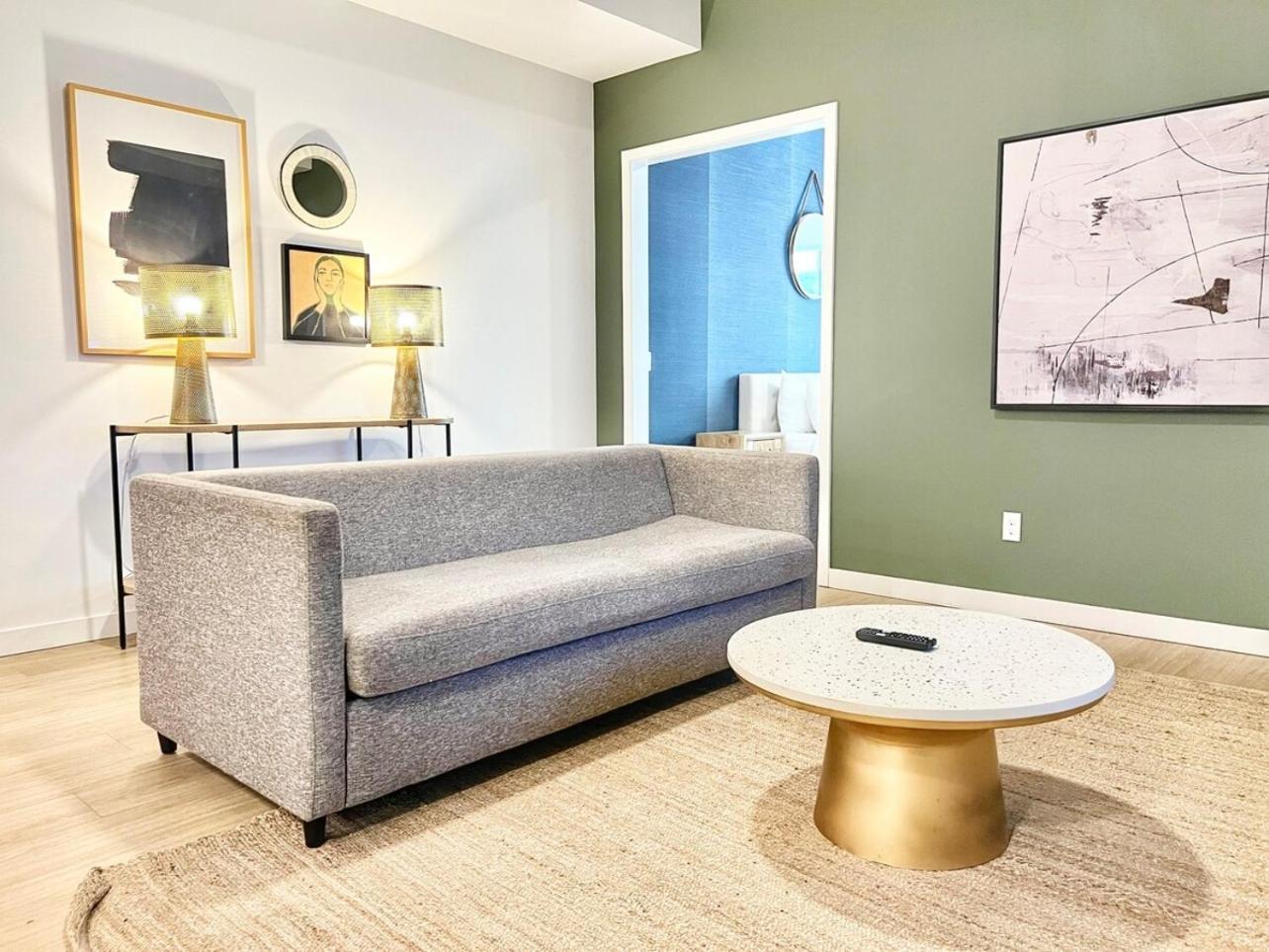Apartment Ambient Oasis In The Heart Of