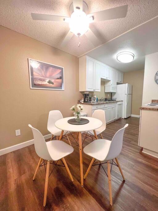Apartment Modern In Prime La Jolla Location *