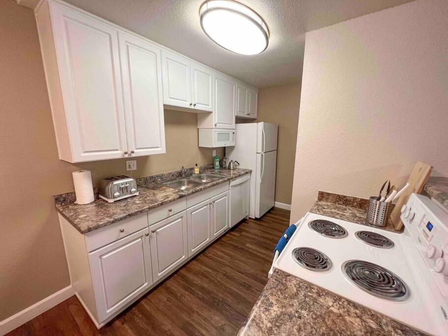 Modern In Prime La Jolla Location * San Diego