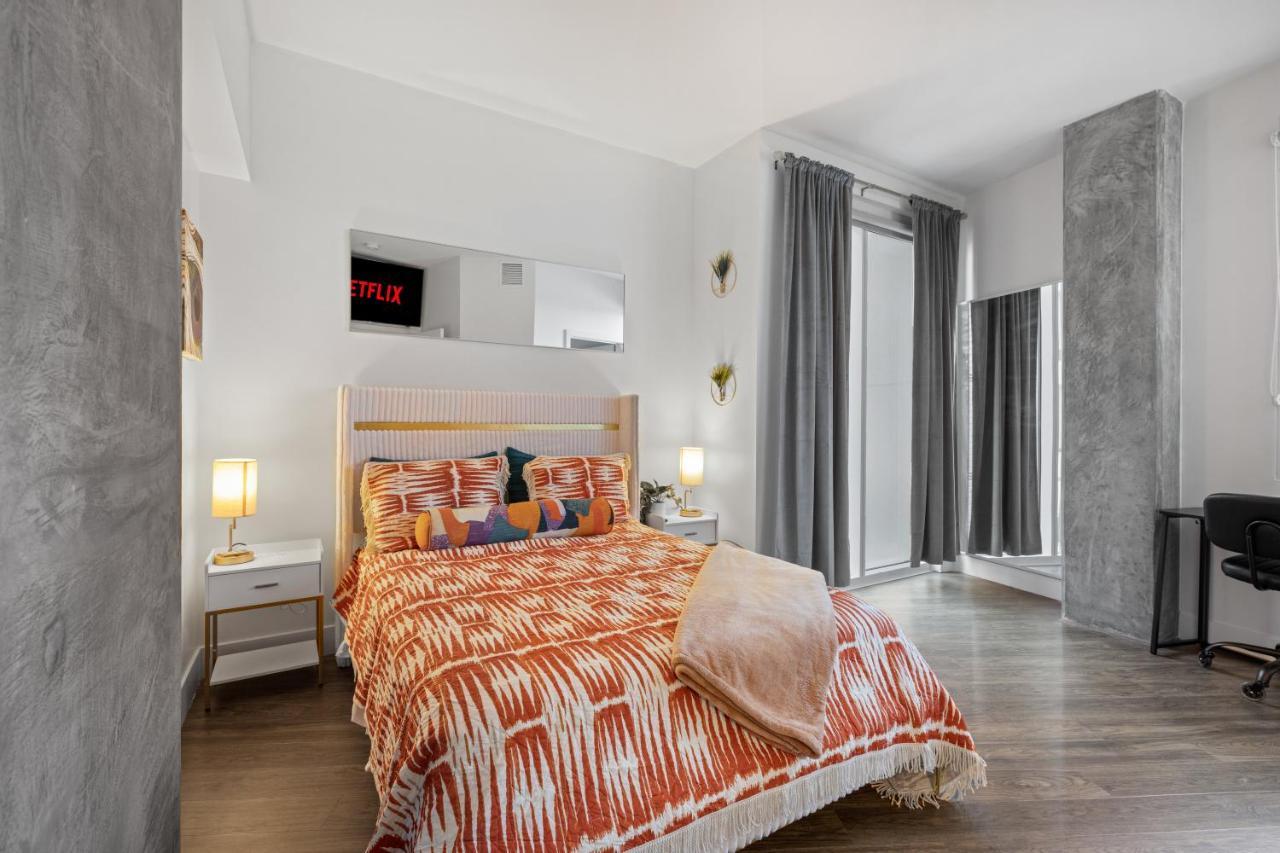 Park Lux Playhouse Apartment