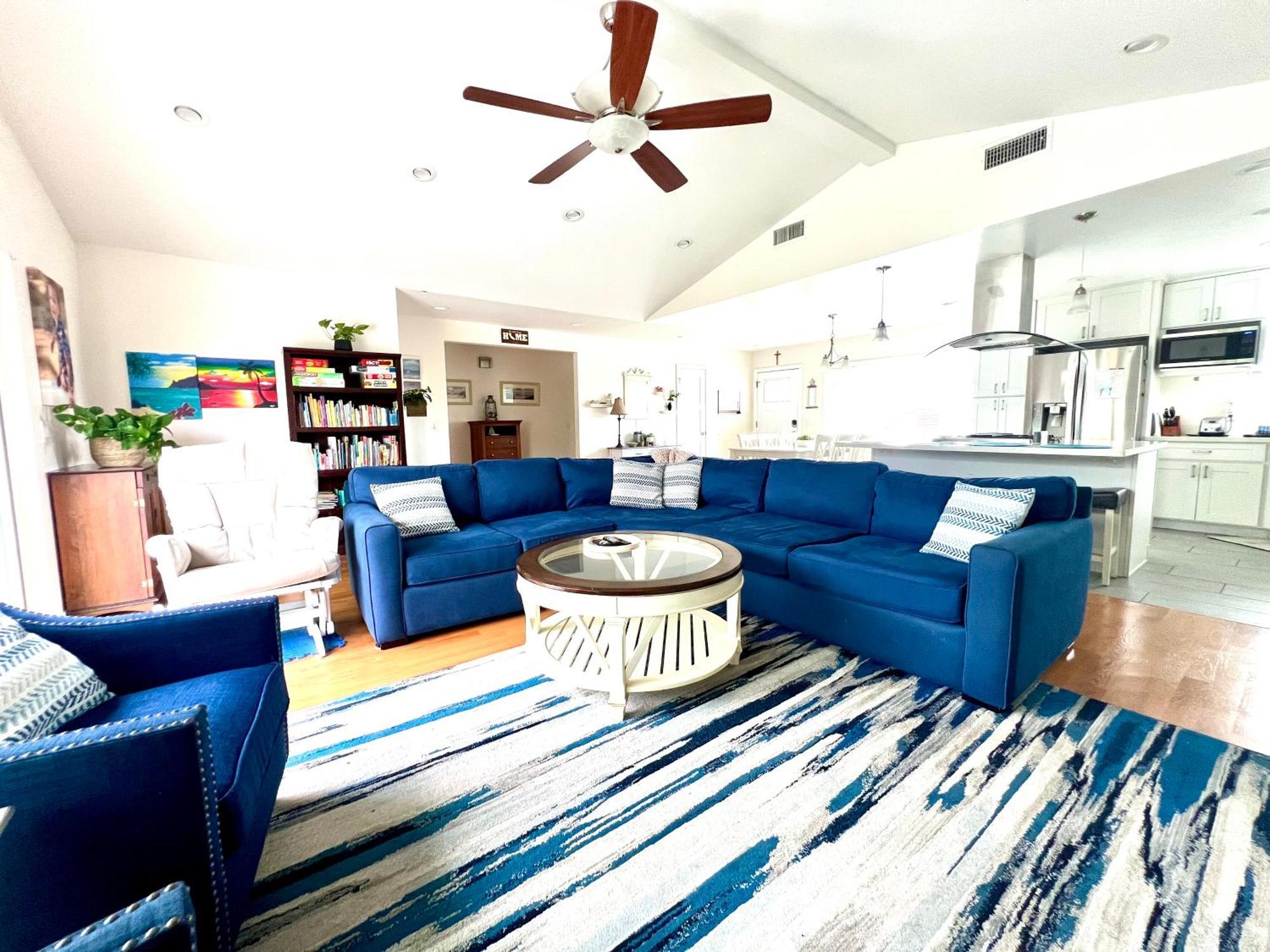 Family Friendly Retreat With Yard And Play Area, 2000 Sq Ft, Ac, Fiber Optic Wifi *