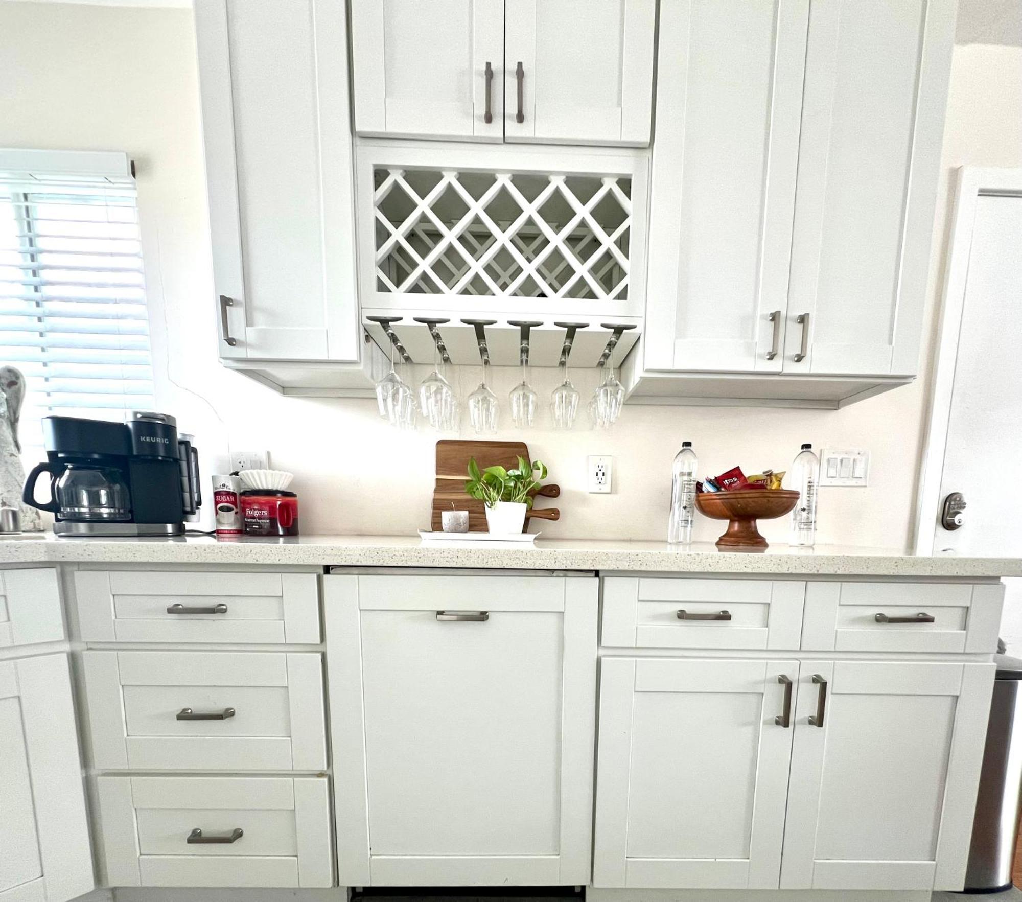 Holiday home Family Friendly Retreat With Yard And Play Area, 2000 Sq Ft, Ac, Fiber Optic Wifi *