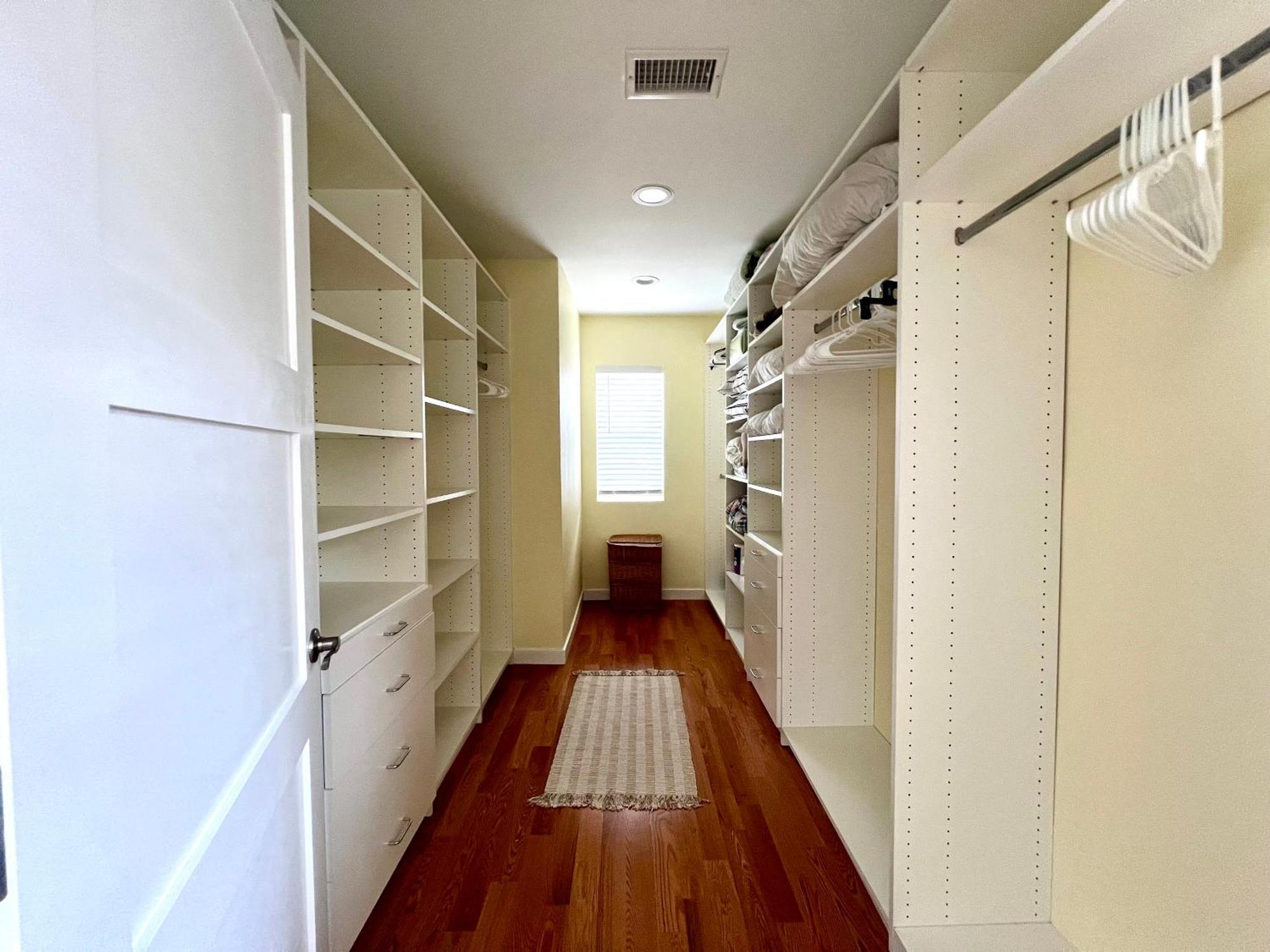 Family Friendly Retreat With Yard And Play Area, 2000 Sq Ft, Ac, Fiber Optic Wifi *