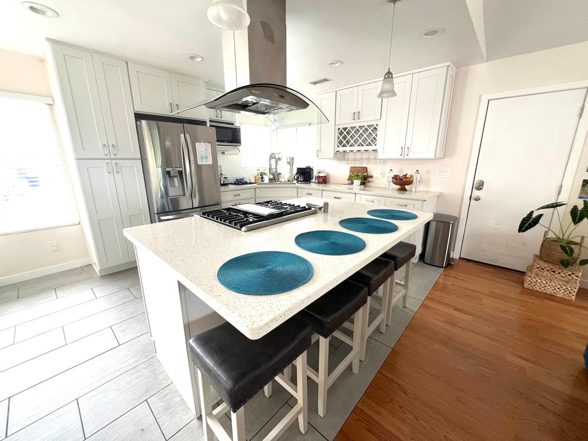Family Friendly Retreat With Yard And Play Area, 2000 Sq Ft, Ac, Fiber Optic Wifi * San Diego