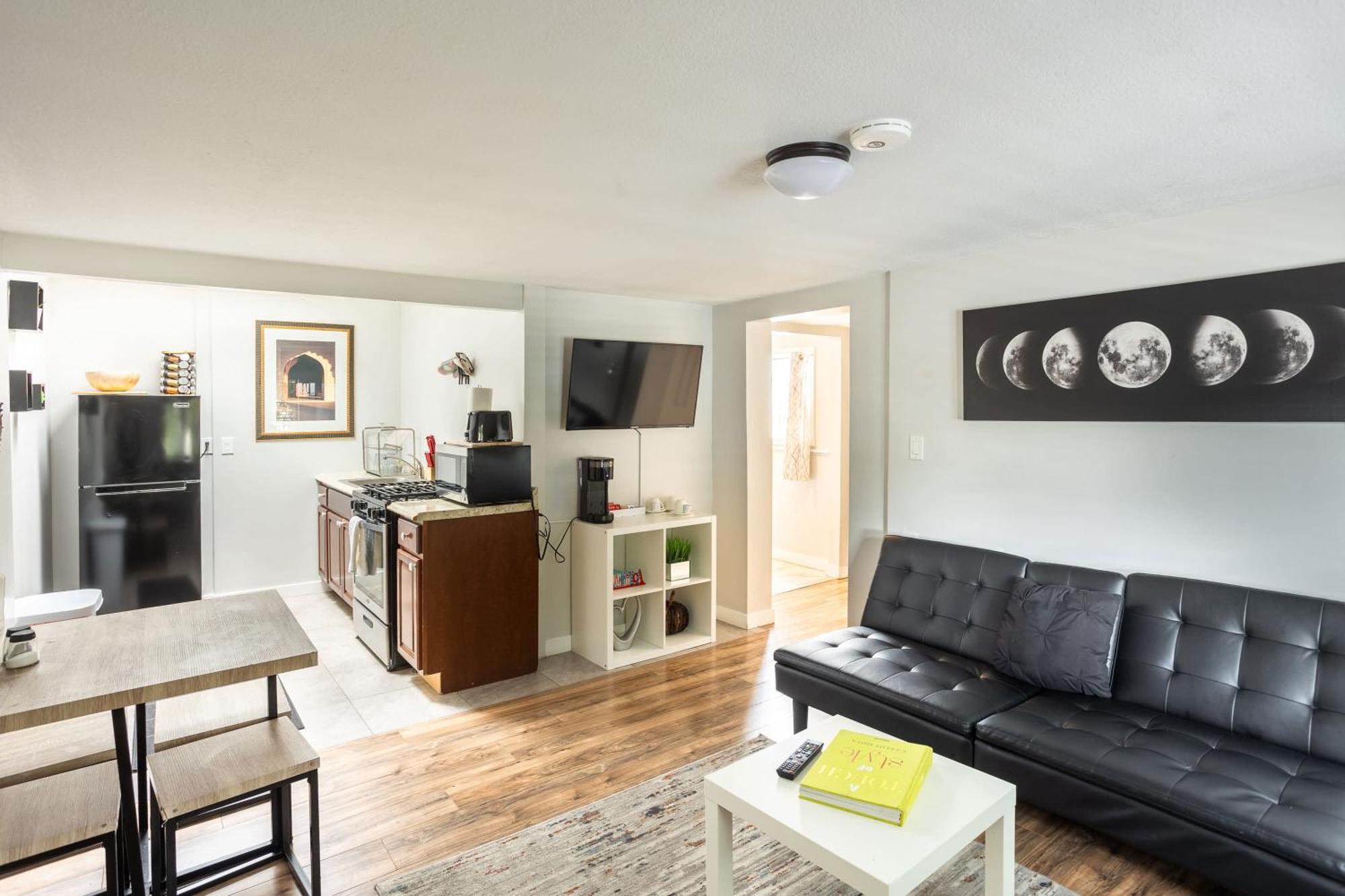 Apartment Spacious Guest Amazing Location *