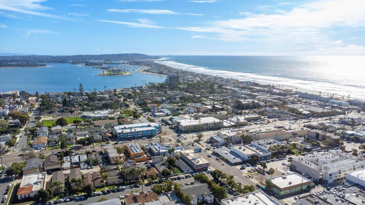 Holiday home Pacific Boho Retreat 3 Blocks To Ocean