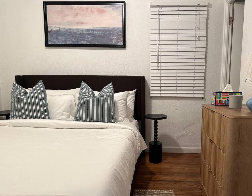 Holiday home Modern Eclectic 1br By Downtown, Airport & *