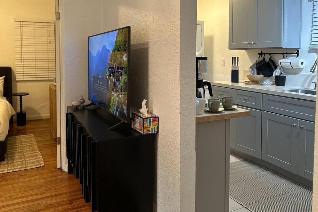 Modern Eclectic 1br By Downtown, Airport & *