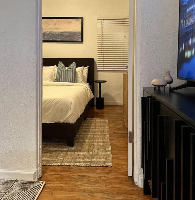 Modern Eclectic 1br By Downtown, Airport & * San Diego