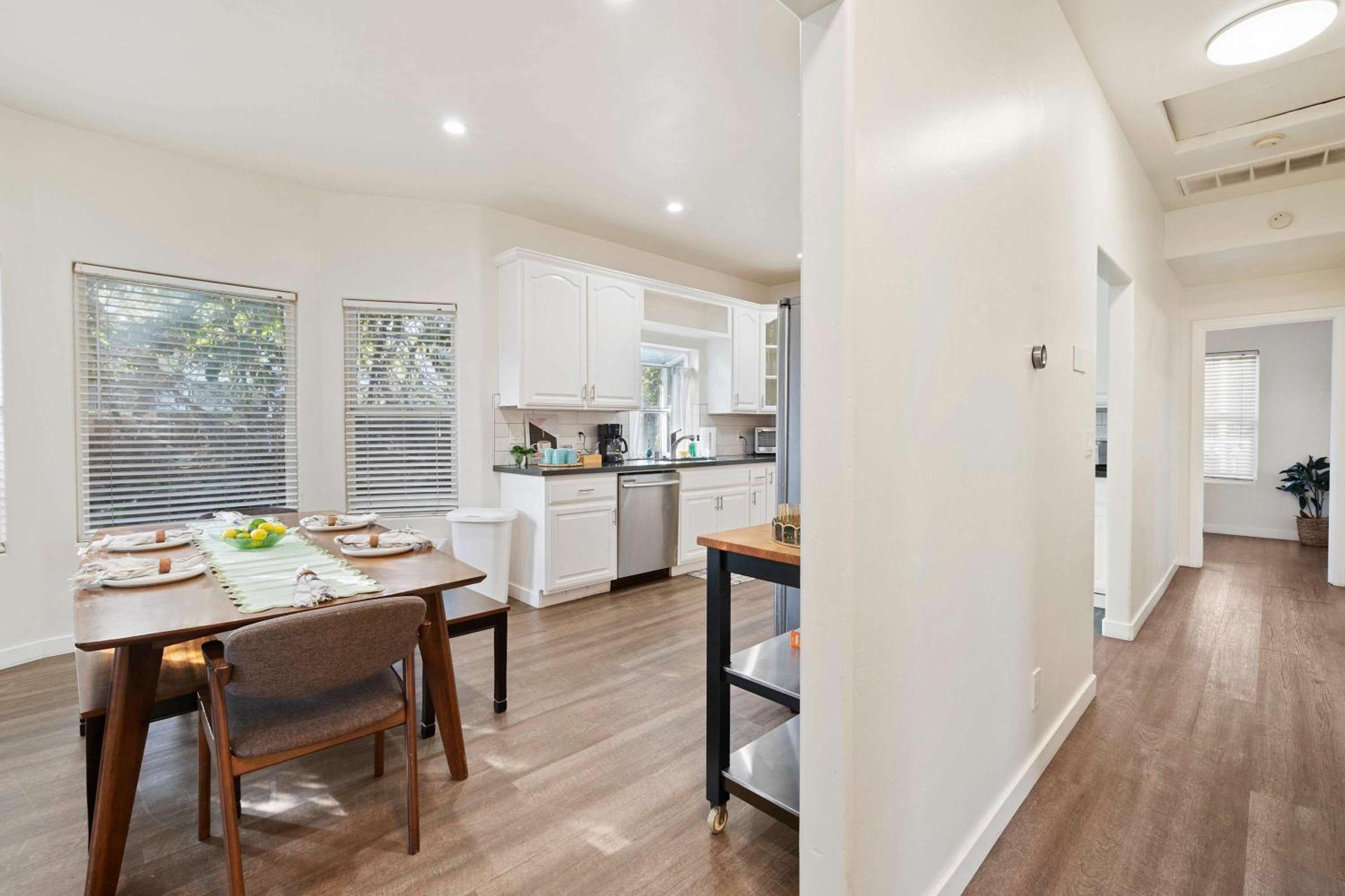Holiday home Catch N' Relax On Nimitz- Minutes From The Harbor *