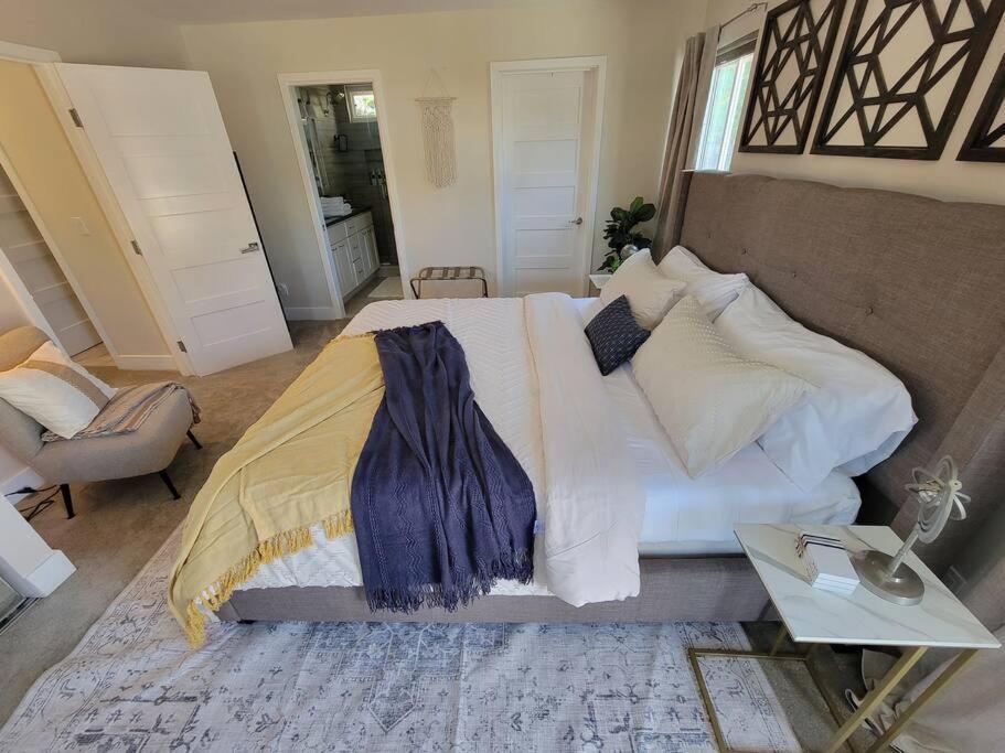 Oasis With Hot Tub, Gym, Outdoor Theater, Huge Yard * San Diego