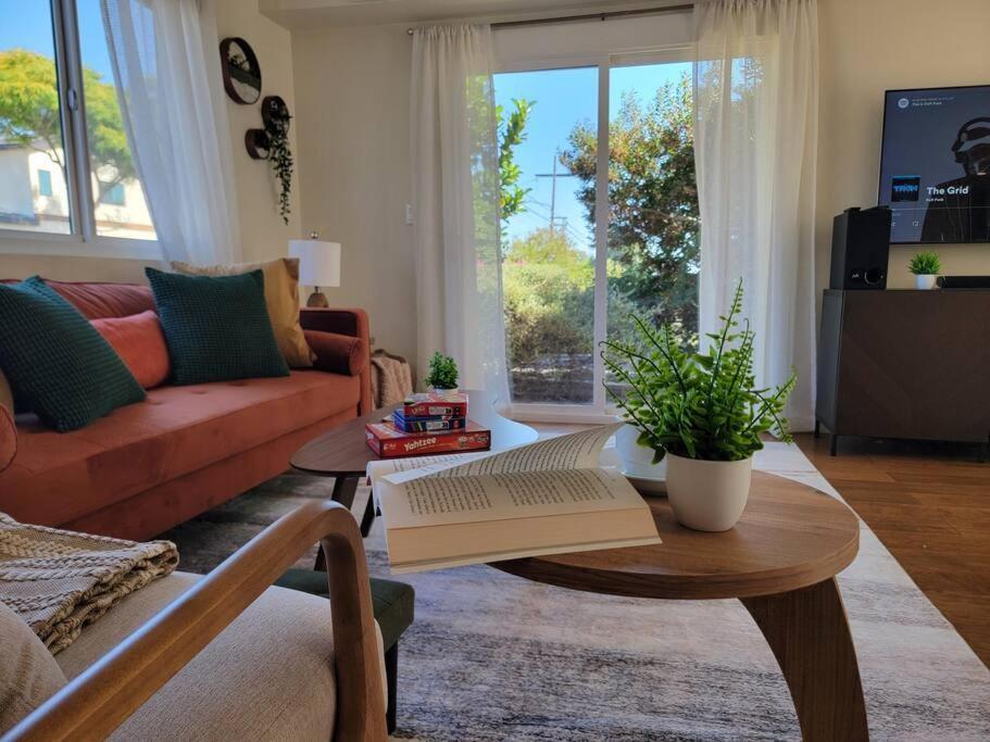 Oasis With Hot Tub, Gym, Outdoor Theater, Huge Yard San Diego