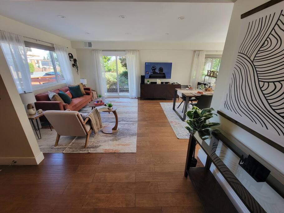 Holiday home Oasis With Hot Tub, Gym, Outdoor Theater, Huge Yard *