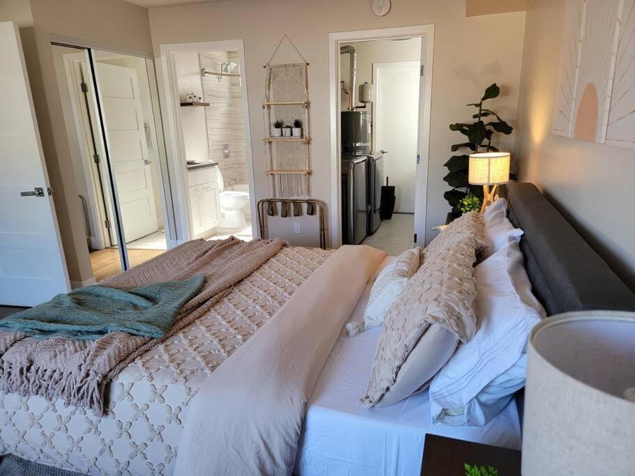 Holiday home Oasis With Hot Tub, Gym, Outdoor Theater, Huge Yard San Diego