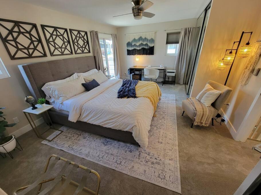 Oasis With Hot Tub, Gym, Outdoor Theater, Huge Yard Holiday home San Diego