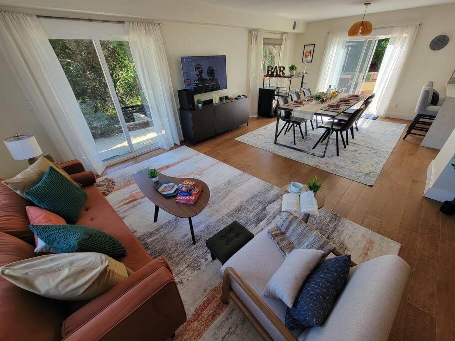 Holiday home Oasis With Hot Tub, Gym, Outdoor Theater, Huge Yard San Diego