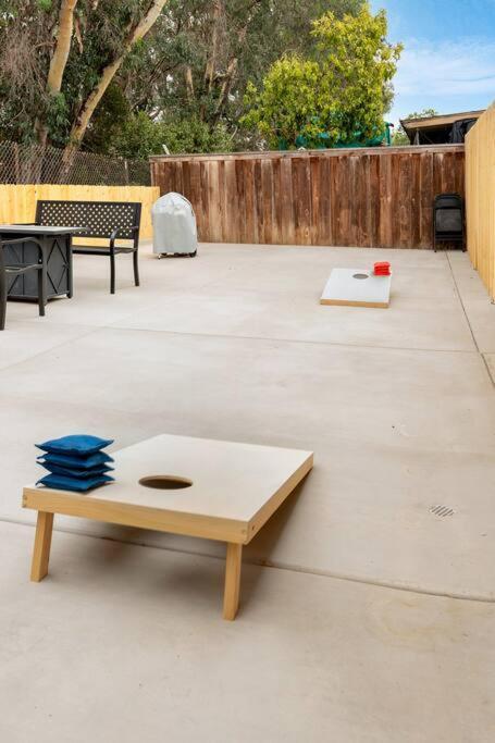 Urban Retreat Fun Relax Self Check-in Hot Tub Foosball Fire Pit Cornhole * San Diego