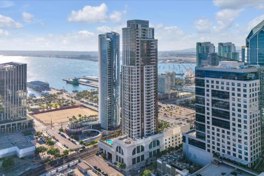 Electra Downtown 2 Levels * San Diego
