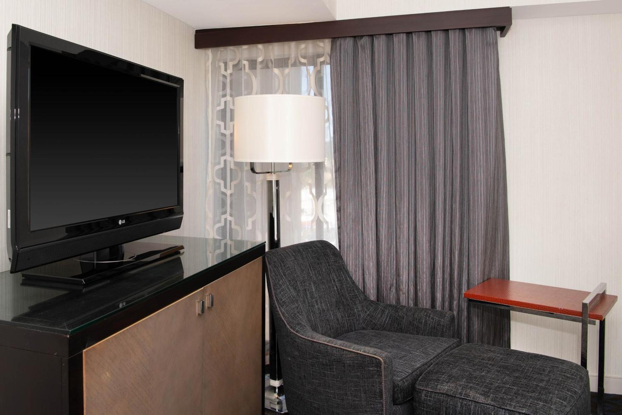 Sheraton Mission Valley Hotel 4*