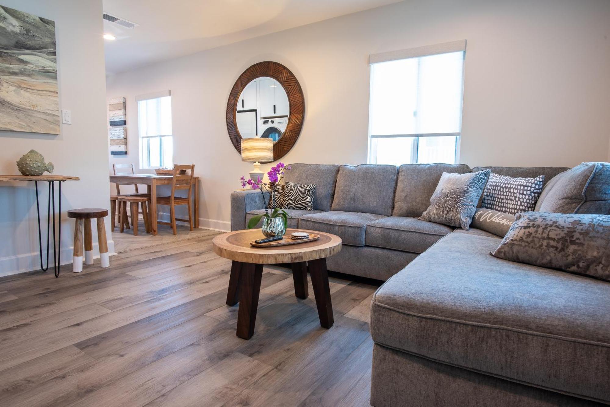 Apartment 5bd Family, Event Friendly 4plex Steps2beach *