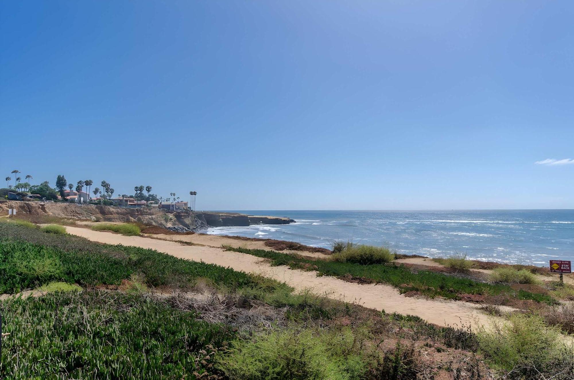 Seaside Serenity Stunning Oceanfront Retreat Holiday home