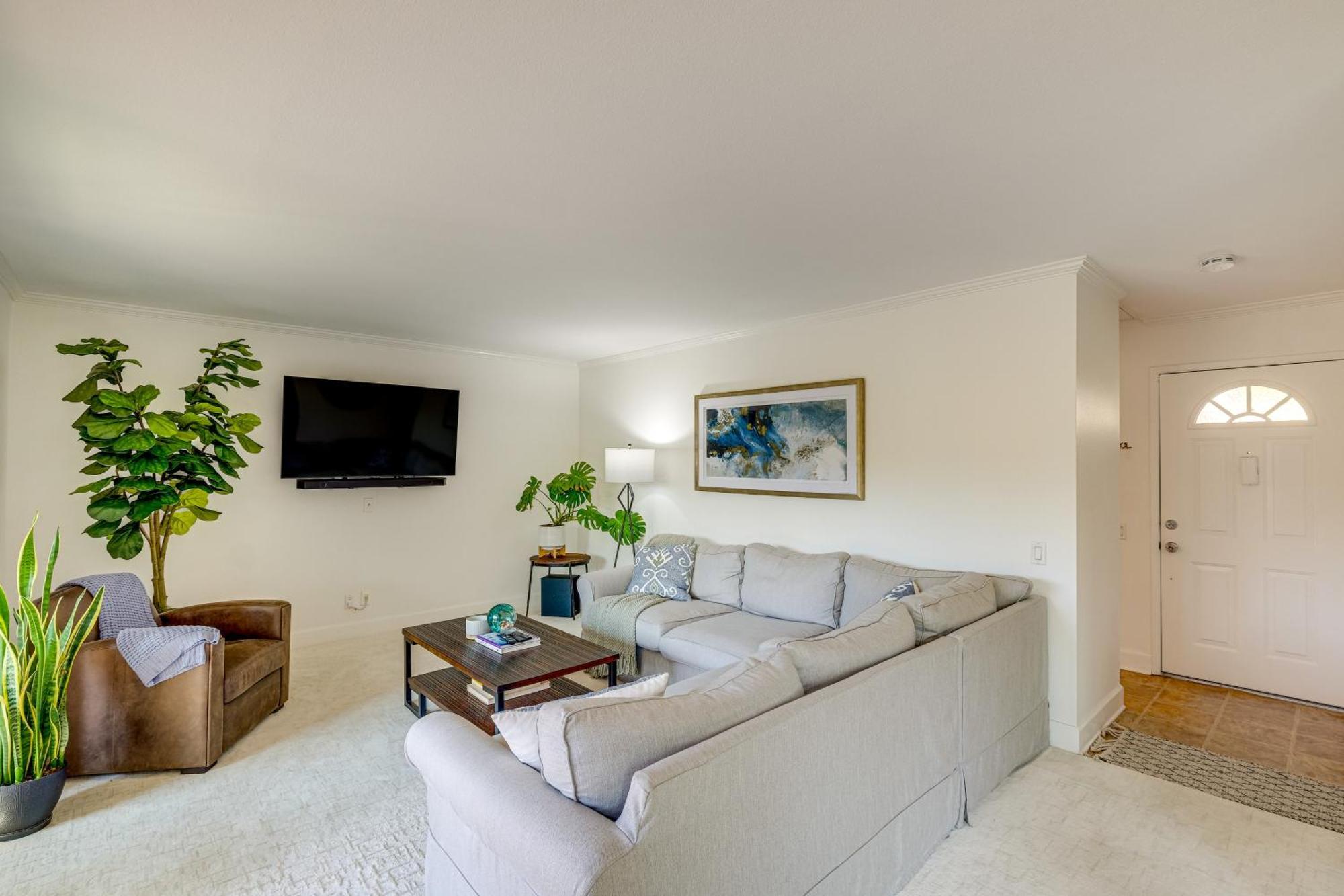 Apartment With Pool Access About 2 Mi To Beach! San Diego