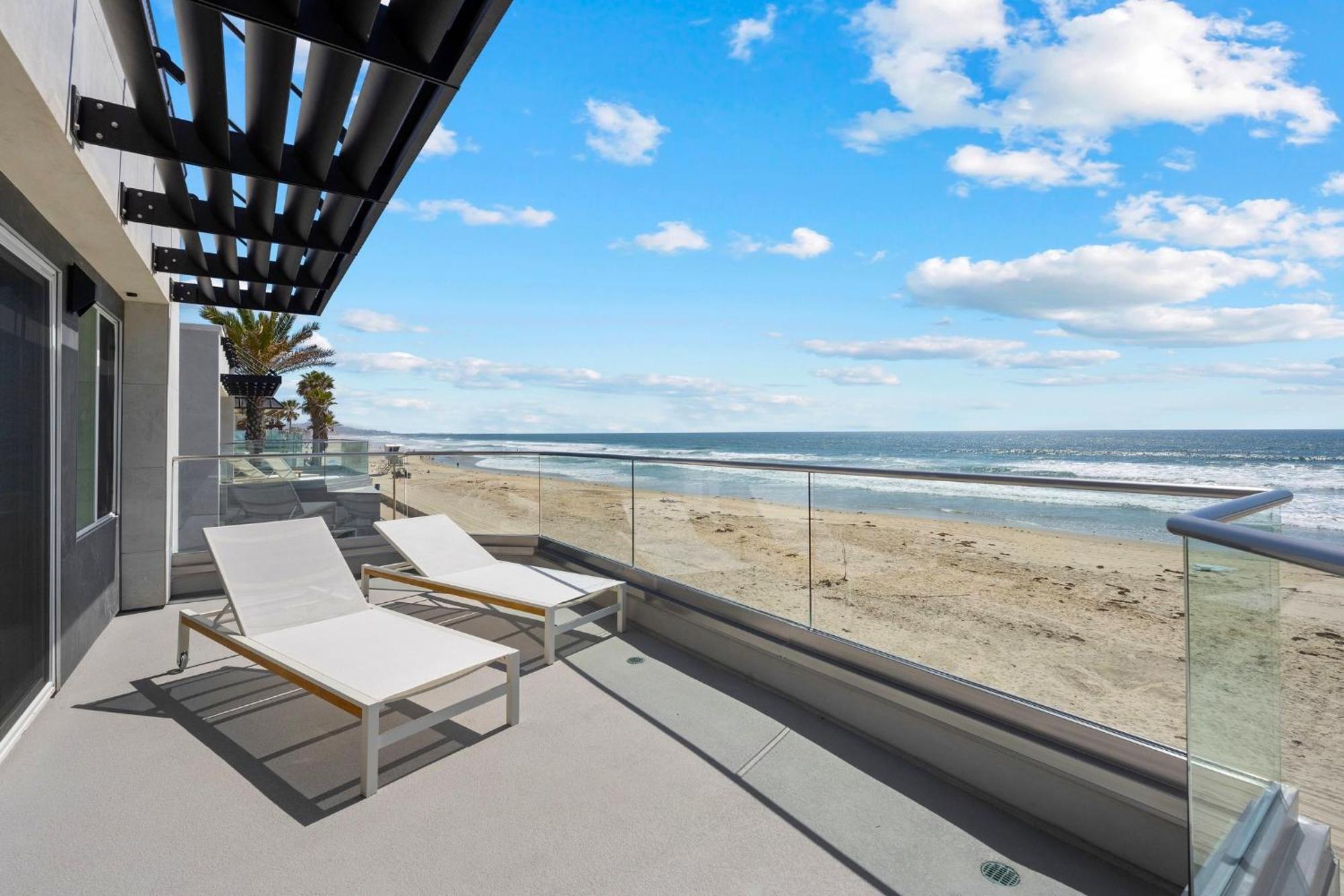 B5130 Bluewater Oceanfront 2 North *