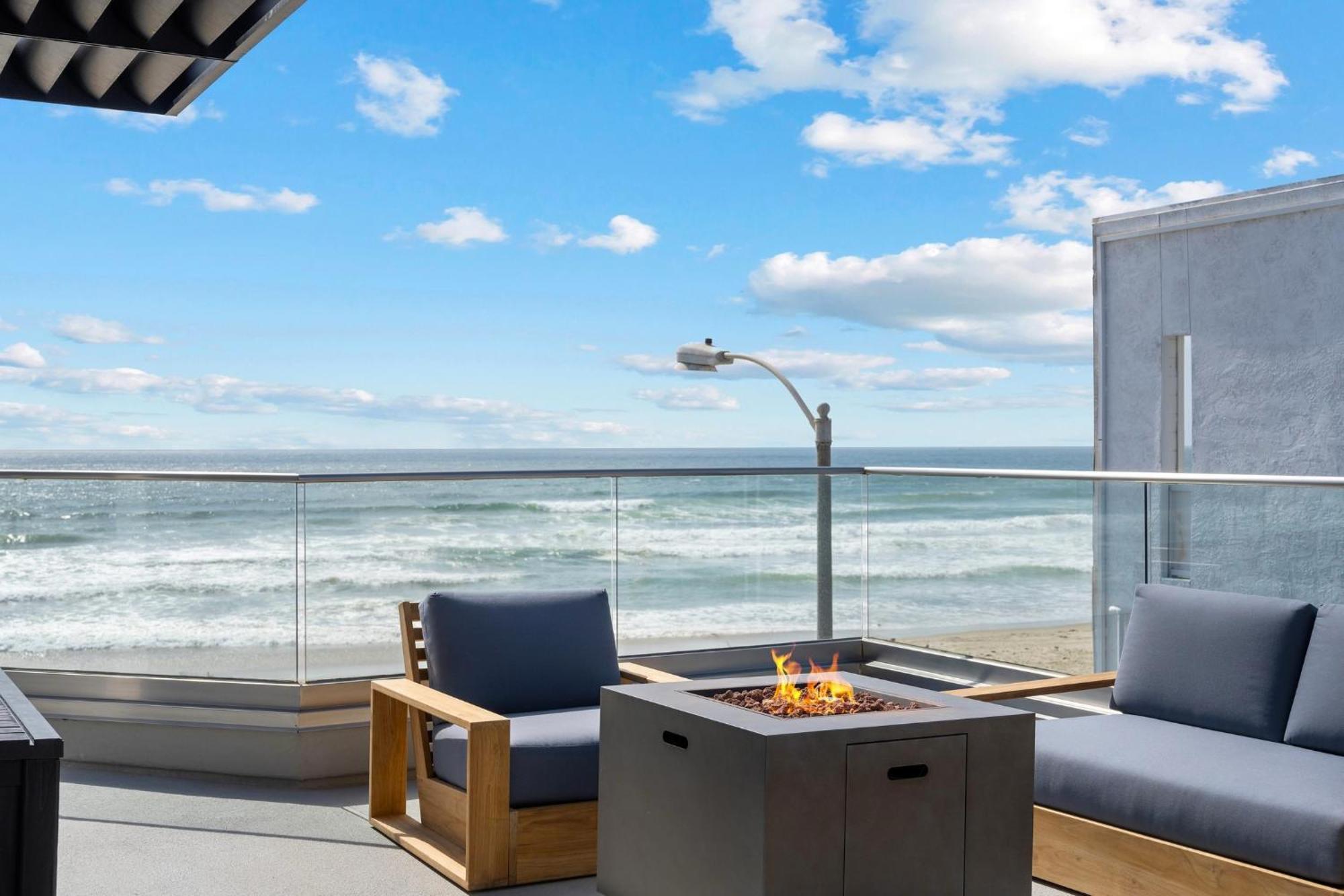 B5130 Bluewater Oceanfront 2 North *